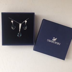 BRAND NEW Swarovski set